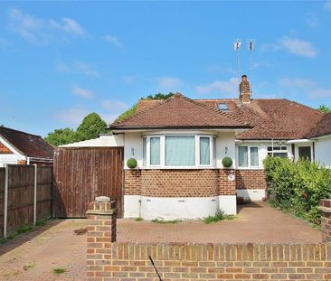 Elm Close, Horsell - 4 bedrooms Property for lettings - Seymours - Photo 5