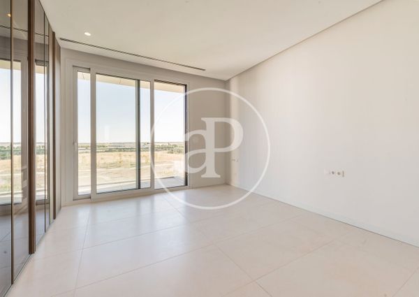 Triplex penthouse for rent in La Finca