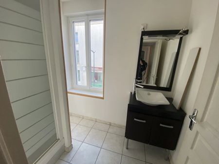 Location Appartement 2 pièces 32 m2 à Saint-Quentin - Photo 3