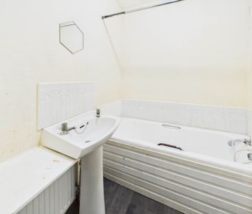 Price £550 pcm - Available Now - Unfurnished - Photo 6