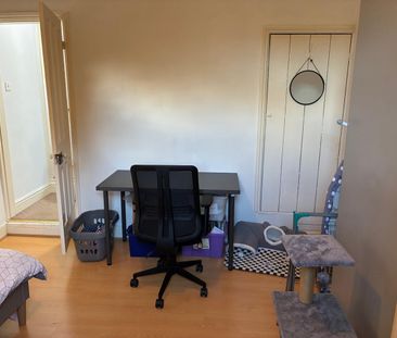 2 Bed Terraced House, Gladys Road, B67 - Photo 4