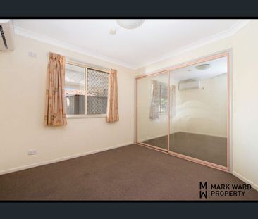 LOW-SET 3 BEDROOM BRICK HOME IN COOPERS PLAINS VILLAGE - Photo 6