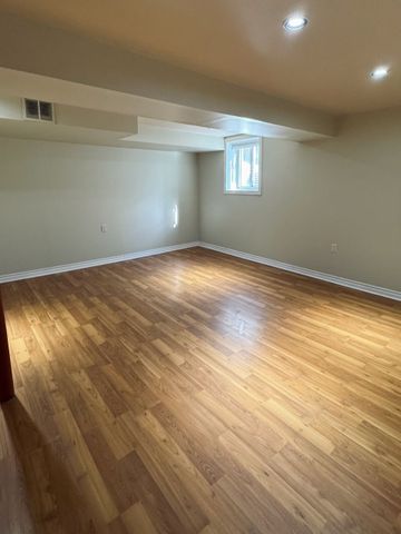 For Lease - 592 Leatherleaf Drive, Mississauga, Ontario - Photo 2