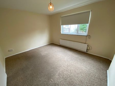 2 Bed Flat, Oakdale Road, SW16 - Photo 2