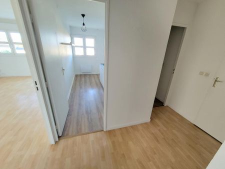 Location Appartement 1 pièce 49m² PESSAC 33600 - Photo 2