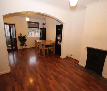 2 bedroom Terraced House to let - Photo 5