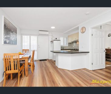 Stylish Living Close to Cafe's and Perth City - Photo 4