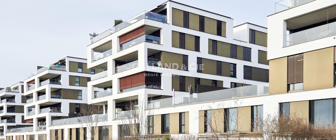 Studio on the 1st floor - Photo 1