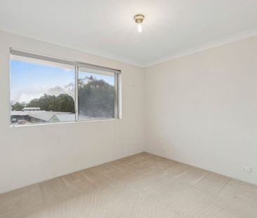 Top Floor Beachside Apartment - Photo 5