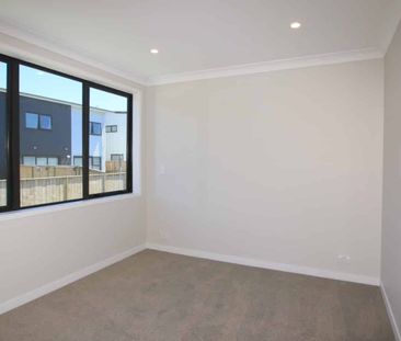 Brand-New, Stylish Family Home - Photo 2