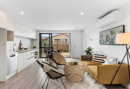 Modern living in Mt Wellington - Photo 4