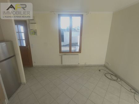 Location Appartement 2 pièces 28m² - Photo 2