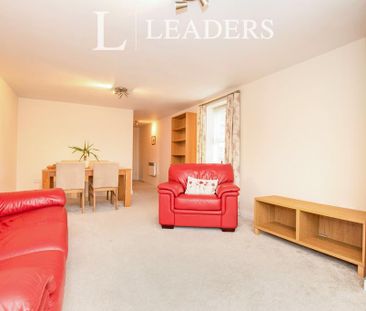 2 bedroom flat to rent - Photo 3