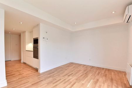 3195 Van Horne Avenue - Photo 3