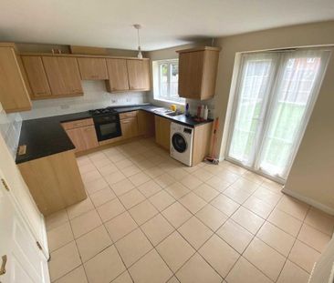 3 bedroom terraced house to rent - Photo 5