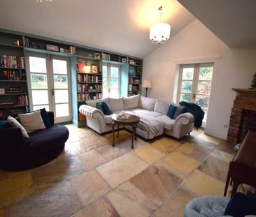4 bedroom barn conversion to rent - Photo 1