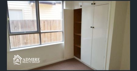 Charming and Affordable 2-Bedroom Home with Carport - Photo 3