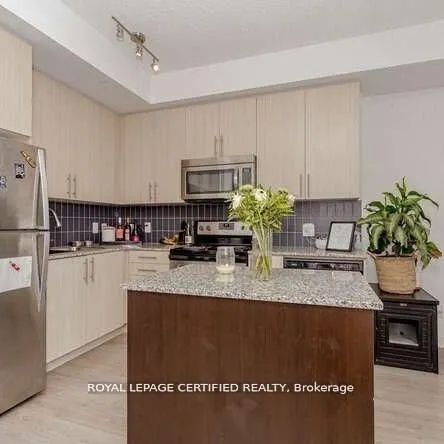 85 Duke Street W #401 - Photo 1