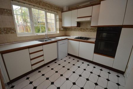 4 bedroom terraced house to rent - Photo 4