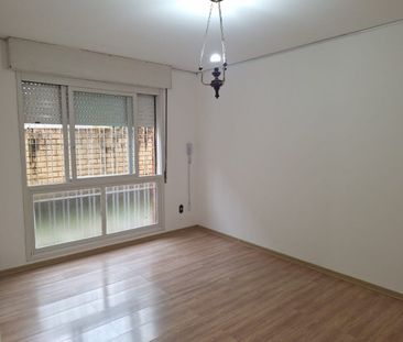 Apartamento com 2 quartos e 79m² para alugar em Passo da Areia, Por... - Foto 4