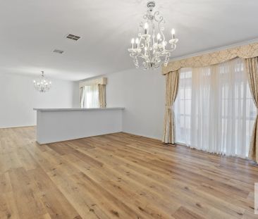 Palatial Living Awaits - Photo 3