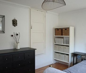 2 bedroom maisonette to rent - Photo 5