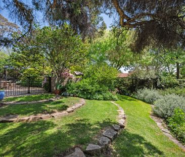 17 Woodgate Street, Farrer ACT 2607 - House For Rent | Domain - Photo 5