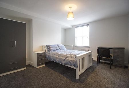 3 bedroom flat to rent - Photo 3