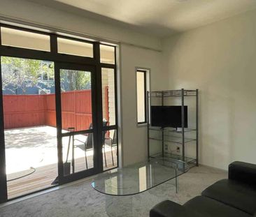 Recently Renovated & Furnished in Central Albany - Photo 4