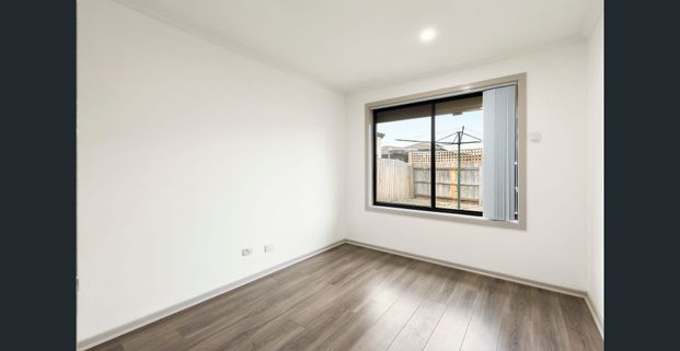 WELL-MAINTAINED HOME IN THE HEART OF WERRIBEE - Photo 1