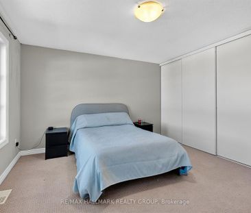 Lovely stacked 2 bedroom, 1.5 bathroom condo - Photo 6