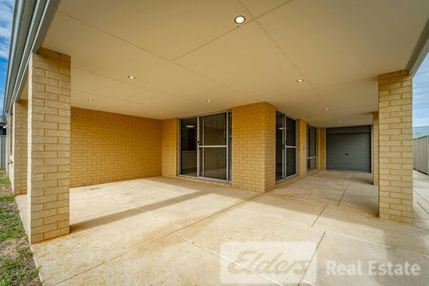 MODERN BEACH SIDE FAMILY HOME! - Photo 1