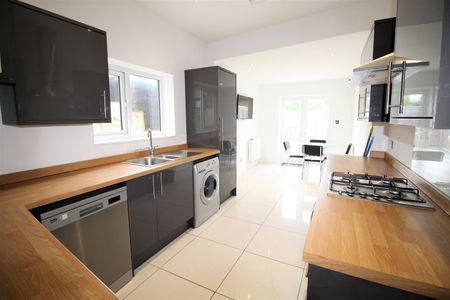 Room For Rent Fawcett Road, Southsea - Photo 4