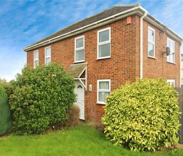 2 bedroom end of terrace house to rent - Photo 2