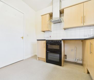3 bedroom flat to rent - Photo 6