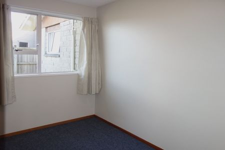 Tidy 2 Bedroom in Sydenham - Photo 3