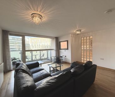 3 bedroom flat to rent - Photo 1