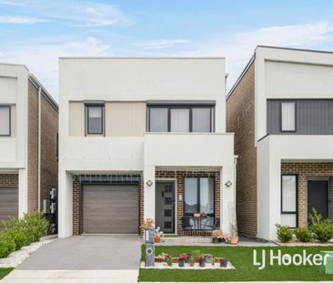 Stunning Home , Great Location! - Photo 4