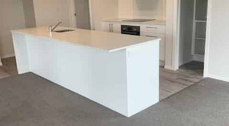 Modern family home in Pyes Pa - Photo 3