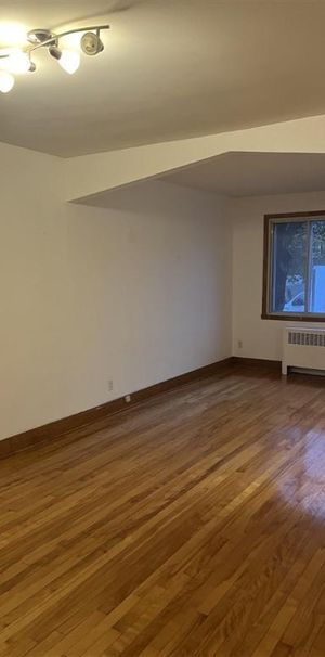 5 1/2 rénové, à 5 mn à pied du métro Fabre, des commerces et grands parcs - Photo 1