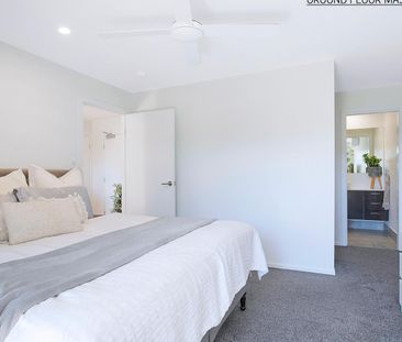 STUNNING TRI-LEVEL TOWNHOUSE - Photo 6