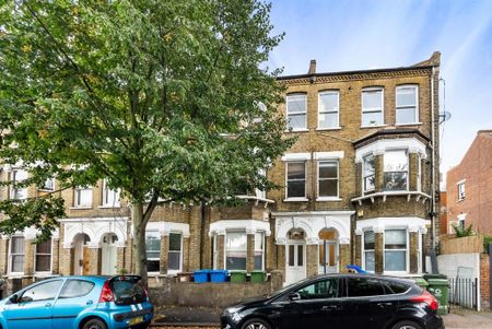 4 bedroom flat to rent - Photo 4