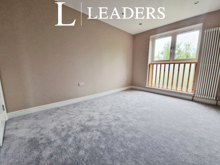 4 bedroom detached house to rent - Photo 3