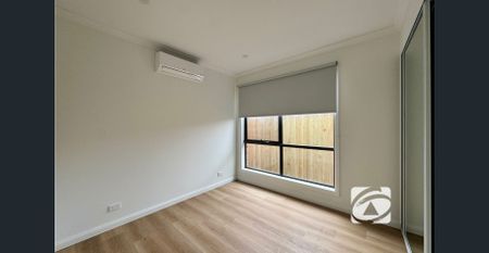 BRAND NEW MODERN HOME IN PERFECT LOCATION - Photo 5