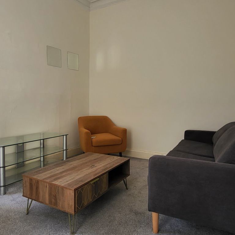 Cathcart Place Flat, Edinburgh - Photo 1