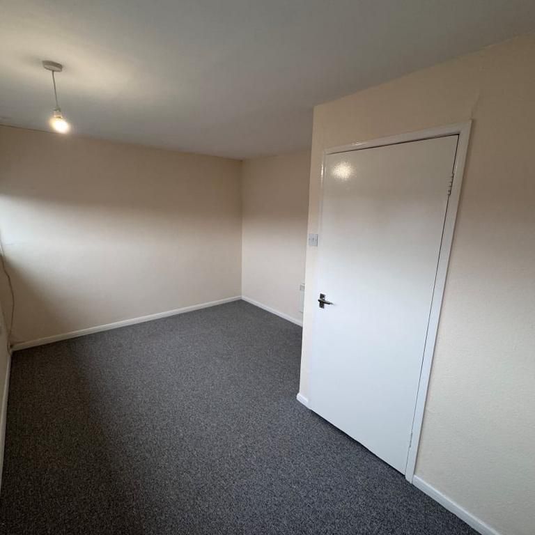 2 bedroom maisonette to rent - Photo 1