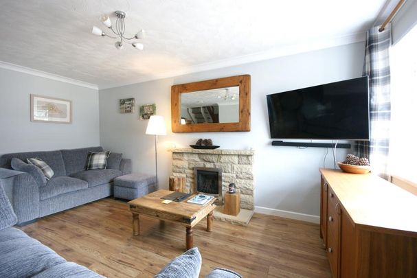 3 bedroom semi-detached house to rent - Photo 1