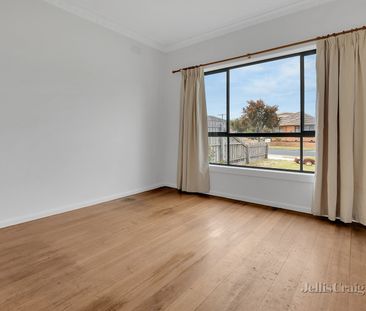 31 Myrtle Grove, Altona - Photo 5