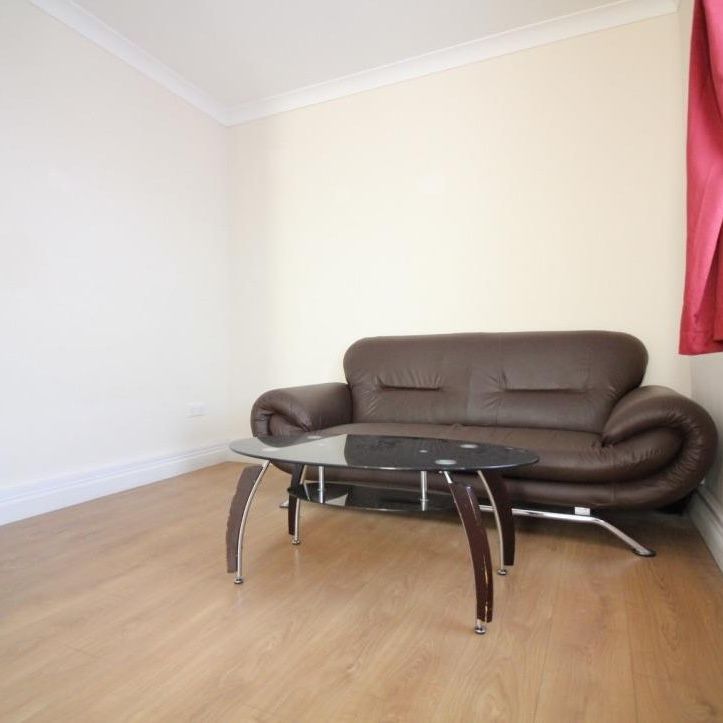 Whitton Road, Hounslow - Photo 1