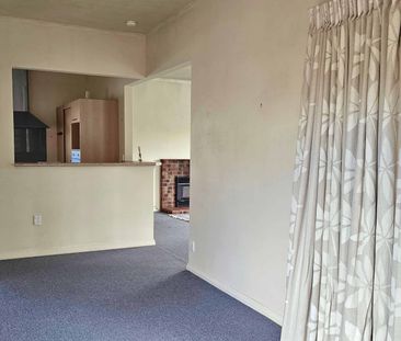 Sunny & Inviting - Photo 2